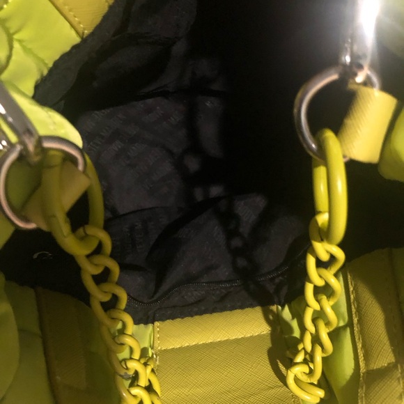 Steve Madden Neon Yellow Quilted Shoulder Bag - Picture 9 of 9
